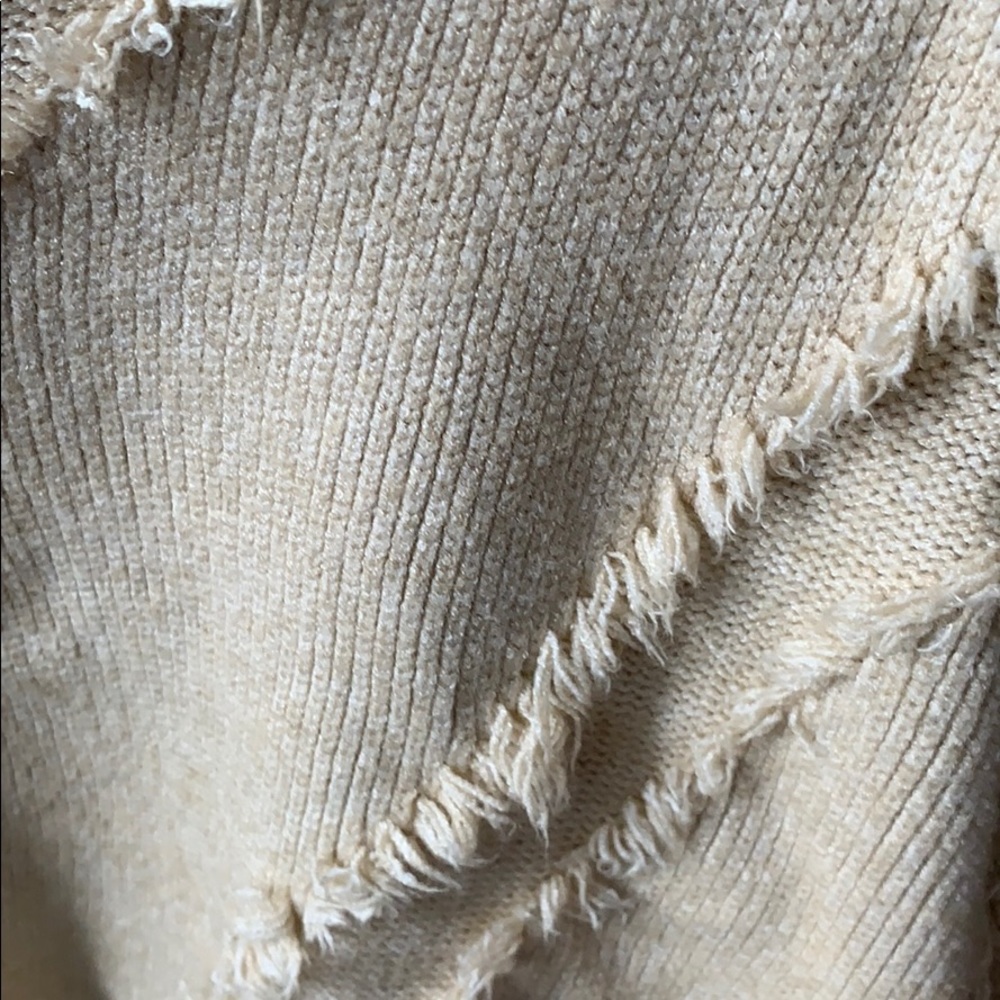 Sweater - Picture 5 of 6